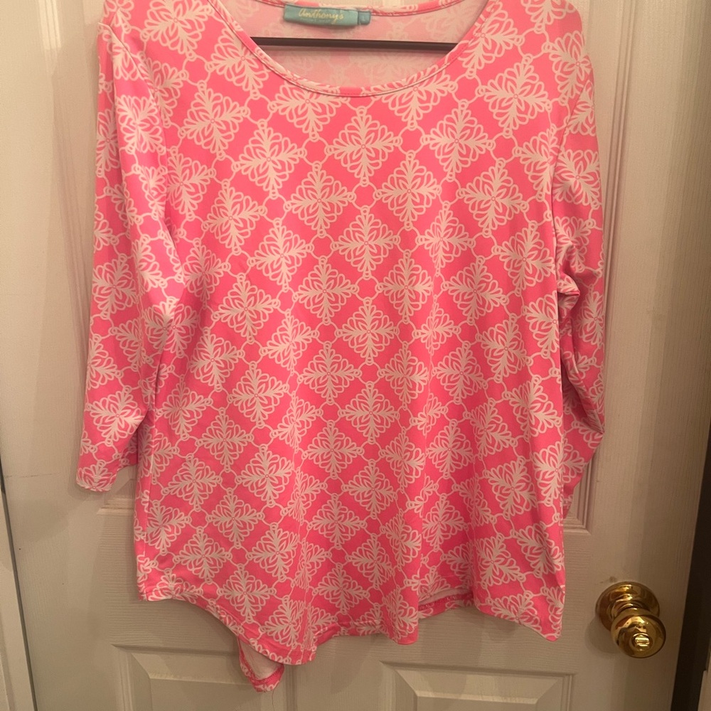 Pink and White Relaxed Blouse with Three-Quarter Sleeves by Anthony’sreaoetwear